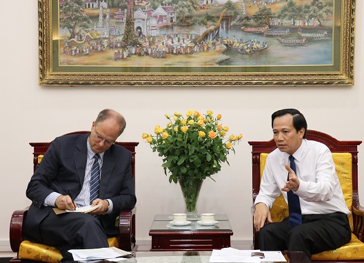 Việt Nam muốn thoát bẫy thu nhập trung bình phải bắt đầu từ dạy nghề